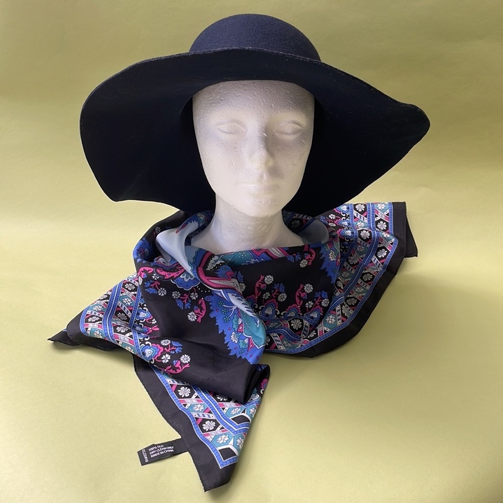 New vintage multicolored Nicole Miller large silk scarf